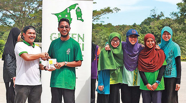 ITB students participate in 3R race to promote environmental awareness