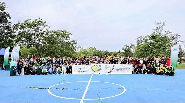 Brunei LNG Sdn Bhd Beach Cleanup at Sungai Liang Beach