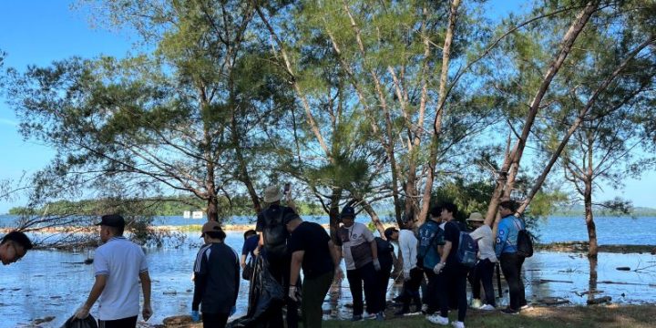 UTB Beach Cleanup at Pantai Serasa and Pantai Berakas