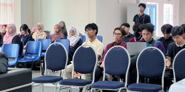 E-Waste Management Talk at UTB